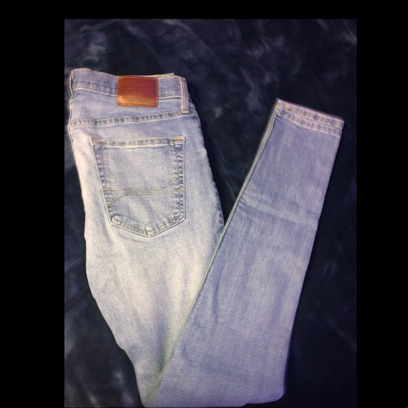 Super skinny light blue jeans *factory ripped** - Picture 2 of 3